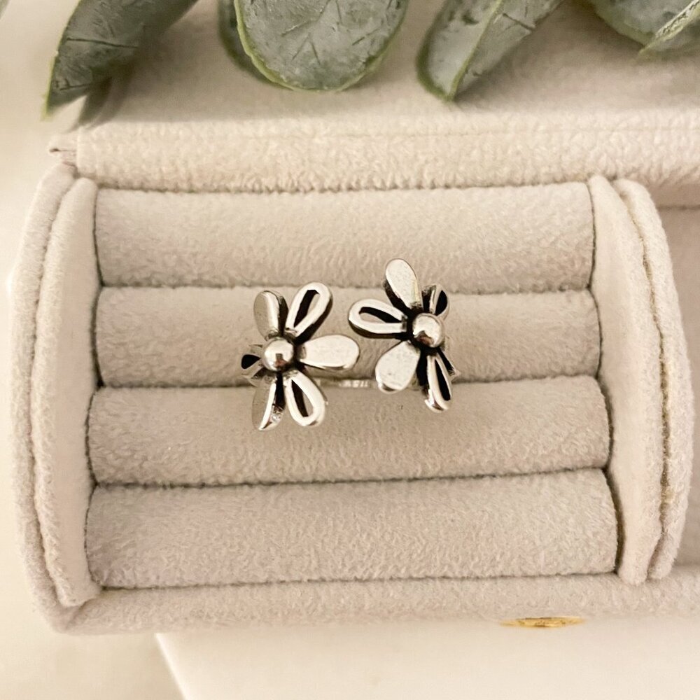 925 Sterling Silver Flower Ring Geometric Floral Ring Dainty Minimalist Ring - Picture 4 of 9